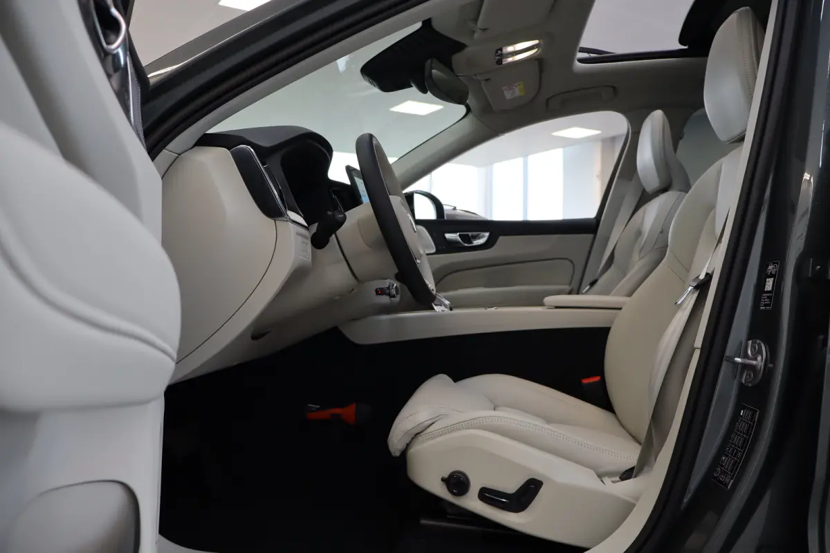 T8 406PK Ultra Executive Edition Bright | Luchtvering | B&W Audio | Gelam Glas | Massage | 360