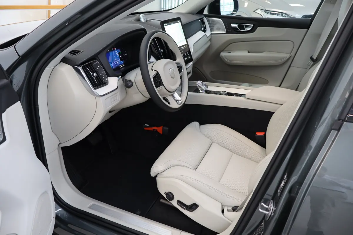 T8 406PK Ultra Executive Edition Bright | Luchtvering | B&W Audio | Gelam Glas | Massage | 360