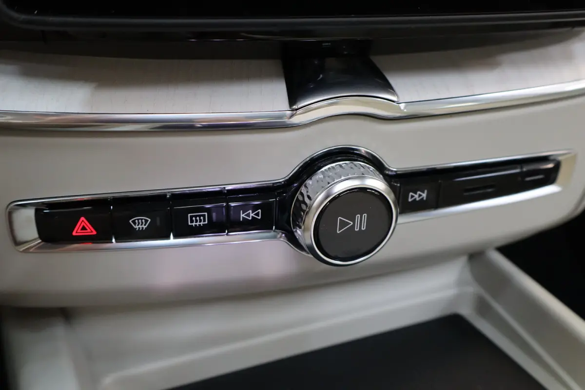 T8 406PK Ultra Executive Edition Bright | Luchtvering | B&W Audio | Gelam Glas | Massage | 360