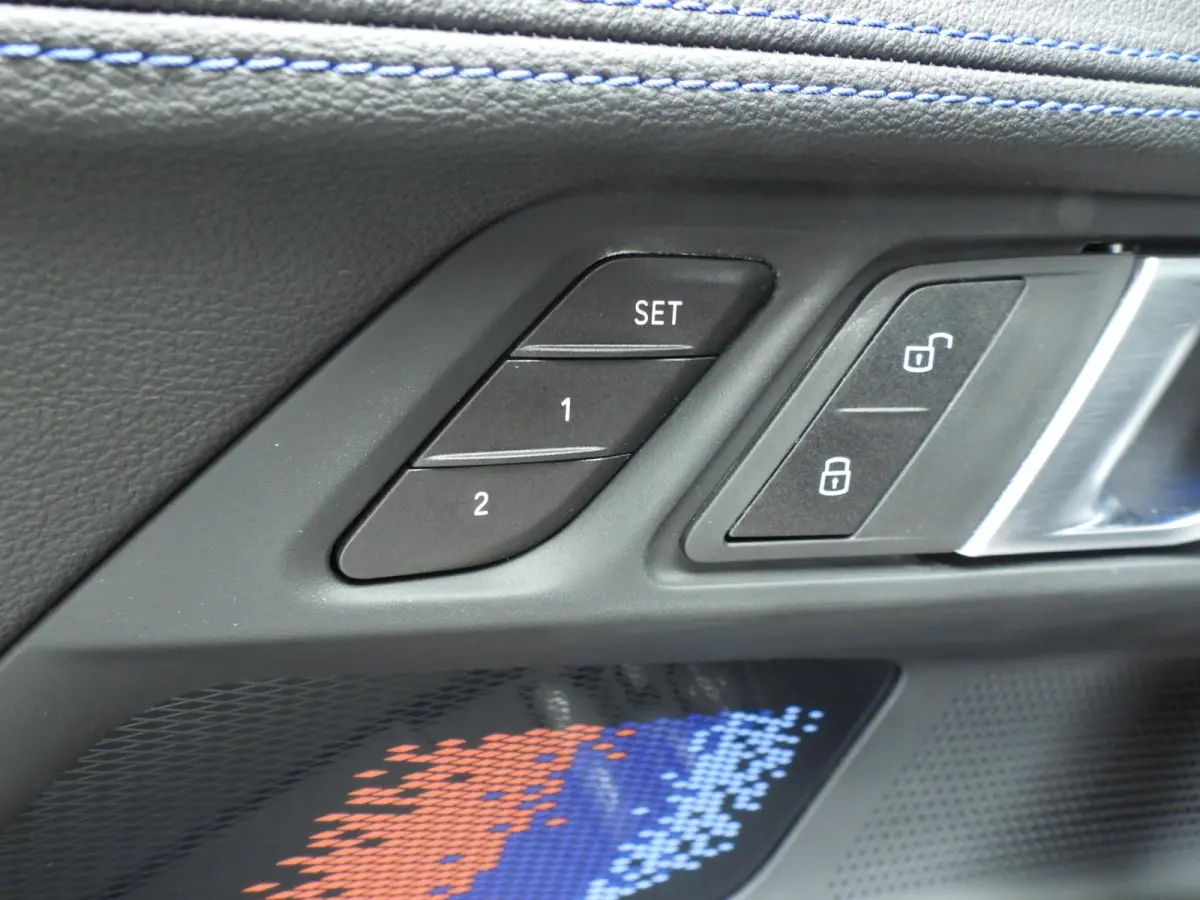 M2 | Handgeschakeld !! | LED | Leder | HUD | Schuifdak | Elektr. zetels | Keyles go | DAB | Harman-kardon sound | Alu 19 / 20 inch