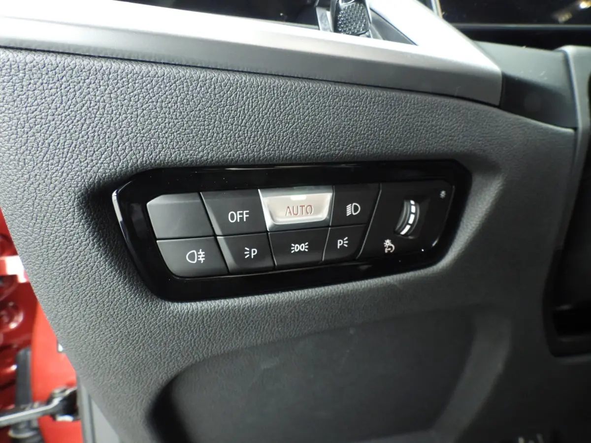 M2 | Handgeschakeld !! | LED | Leder | HUD | Schuifdak | Elektr. zetels | Keyles go | DAB | Harman-kardon sound | Alu 19 / 20 inch