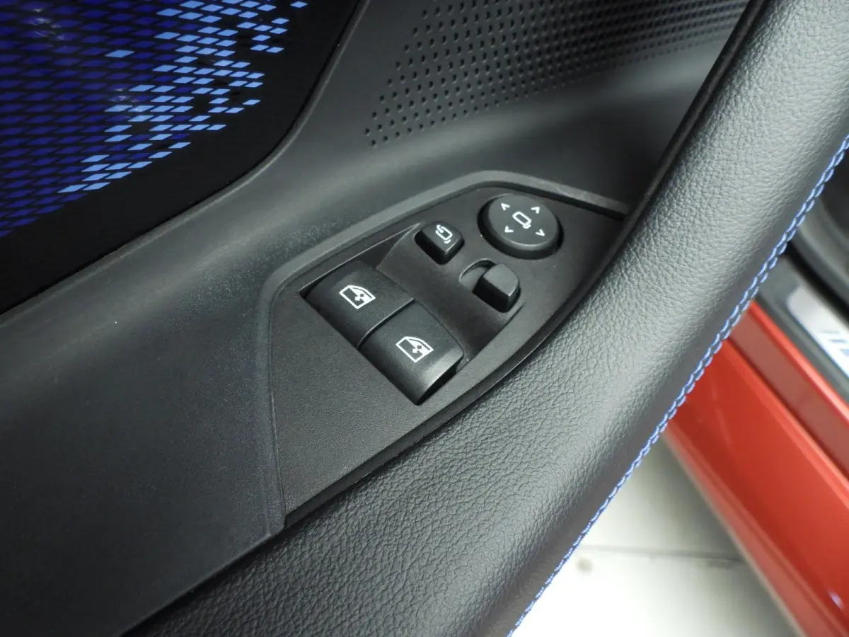 M2 | Handgeschakeld !! | LED | Leder | HUD | Schuifdak | Elektr. zetels | Keyles go | DAB | Harman-kardon sound | Alu 19 / 20 inch