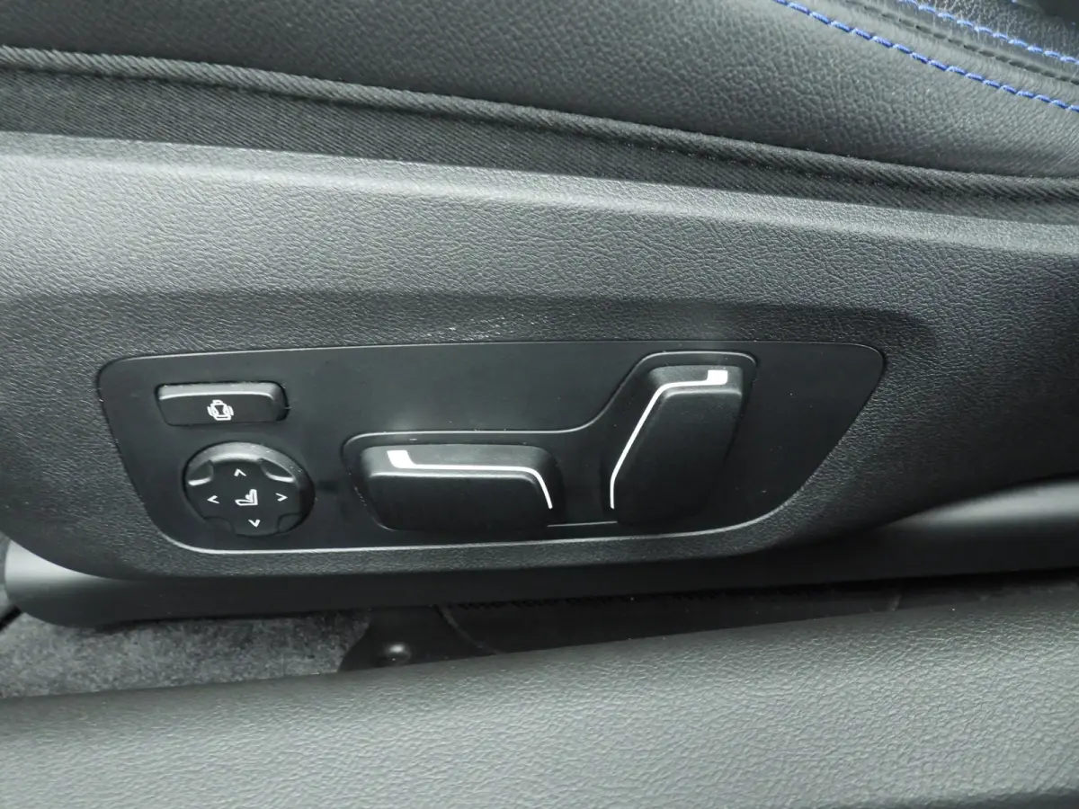 M2 | Handgeschakeld !! | LED | Leder | HUD | Schuifdak | Elektr. zetels | Keyles go | DAB | Harman-kardon sound | Alu 19 / 20 inch