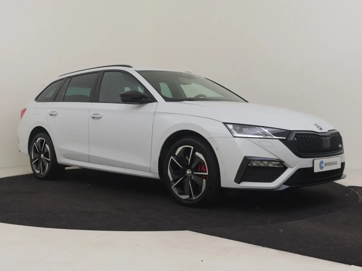 1.4 TSI RS iV PHEV Business 245PK DSG/AUTO | Elektr. Stoel incl MEmory l Head-up display | Camera | Stoel/stuurverwarming | App connect | Cruise control Adapt | Dodehoek detectie |  Keyless 