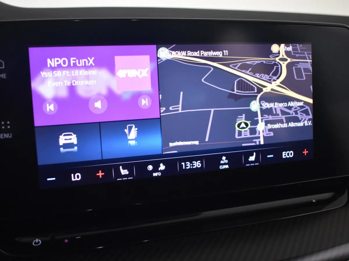 1.4 TSI RS iV PHEV Business 245PK DSG/AUTO | Elektr. Stoel incl MEmory l Head-up display | Camera | Stoel/stuurverwarming | App connect | Cruise control Adapt | Dodehoek detectie |  Keyless 