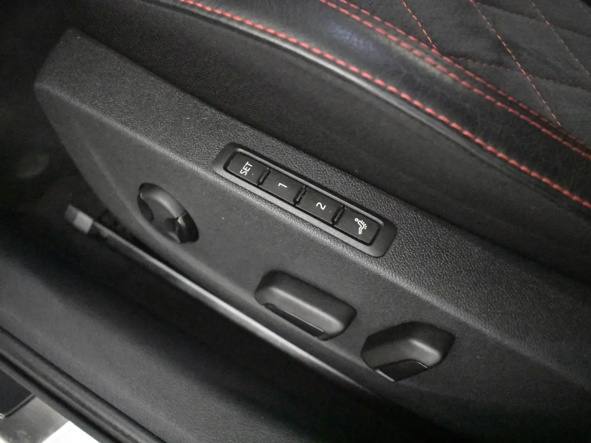 1.4 TSI RS iV PHEV Business 245PK DSG/AUTO | Elektr. Stoel incl MEmory l Head-up display | Camera | Stoel/stuurverwarming | App connect | Cruise control Adapt | Dodehoek detectie |  Keyless 