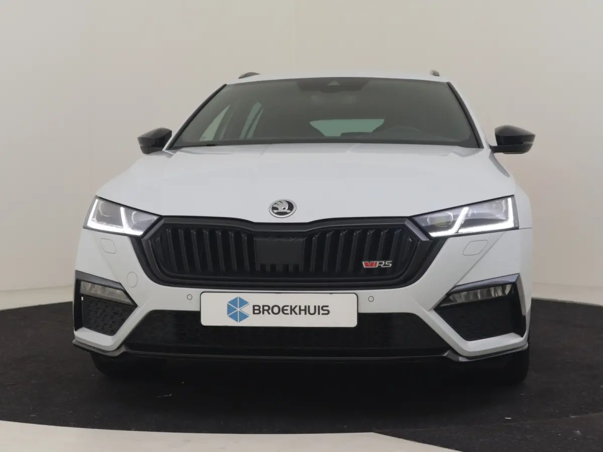 1.4 TSI RS iV PHEV Business 245PK DSG/AUTO | Elektr. Stoel incl MEmory l Head-up display | Camera | Stoel/stuurverwarming | App connect | Cruise control Adapt | Dodehoek detectie |  Keyless 