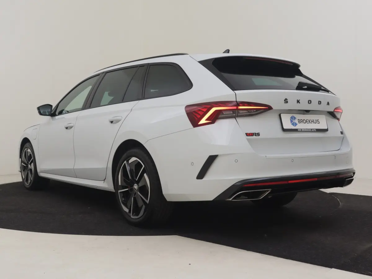 1.4 TSI RS iV PHEV Business 245PK DSG/AUTO | Elektr. Stoel incl MEmory l Head-up display | Camera | Stoel/stuurverwarming | App connect | Cruise control Adapt | Dodehoek detectie |  Keyless 