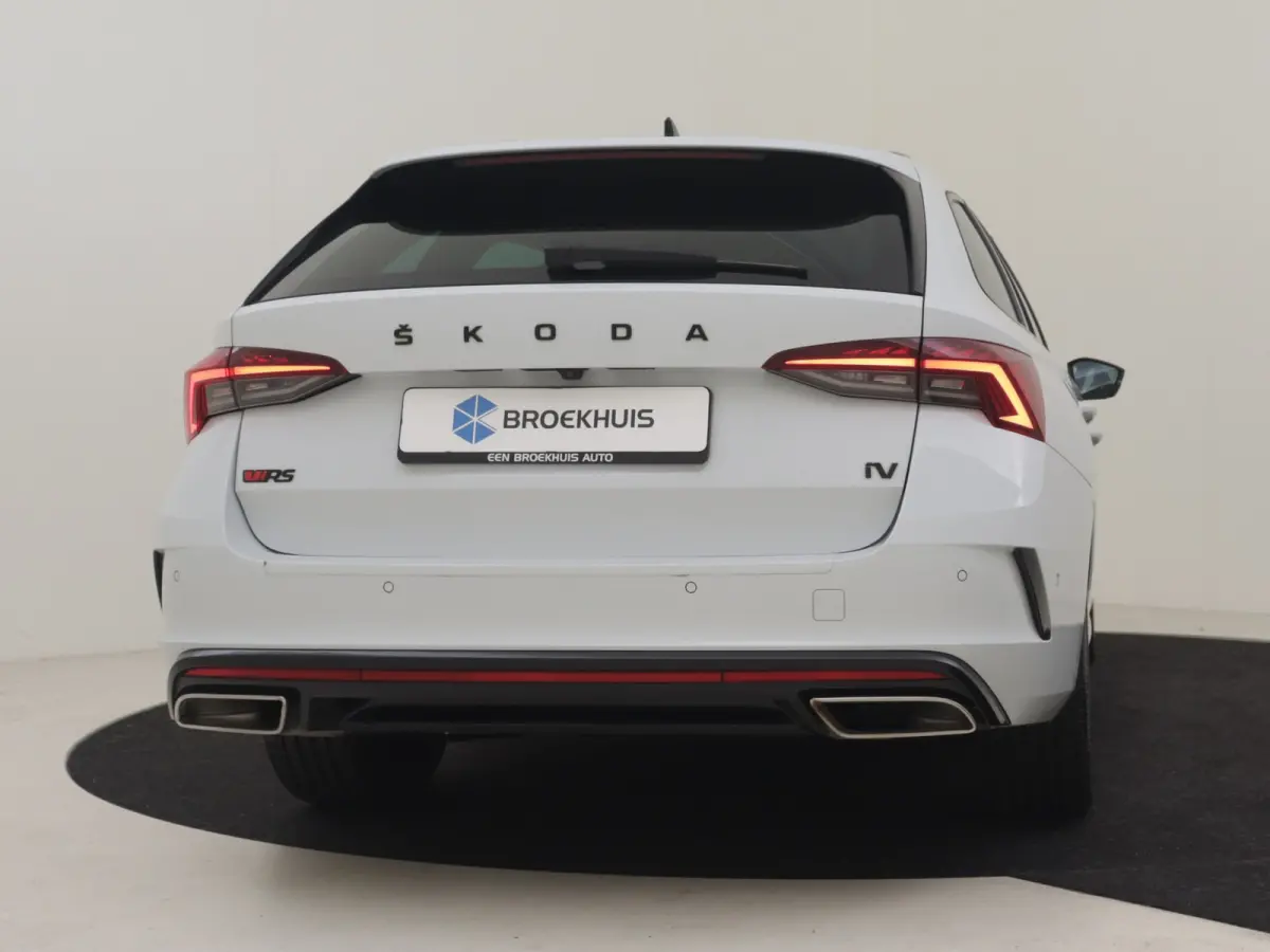 1.4 TSI RS iV PHEV Business 245PK DSG/AUTO | Elektr. Stoel incl MEmory l Head-up display | Camera | Stoel/stuurverwarming | App connect | Cruise control Adapt | Dodehoek detectie |  Keyless 