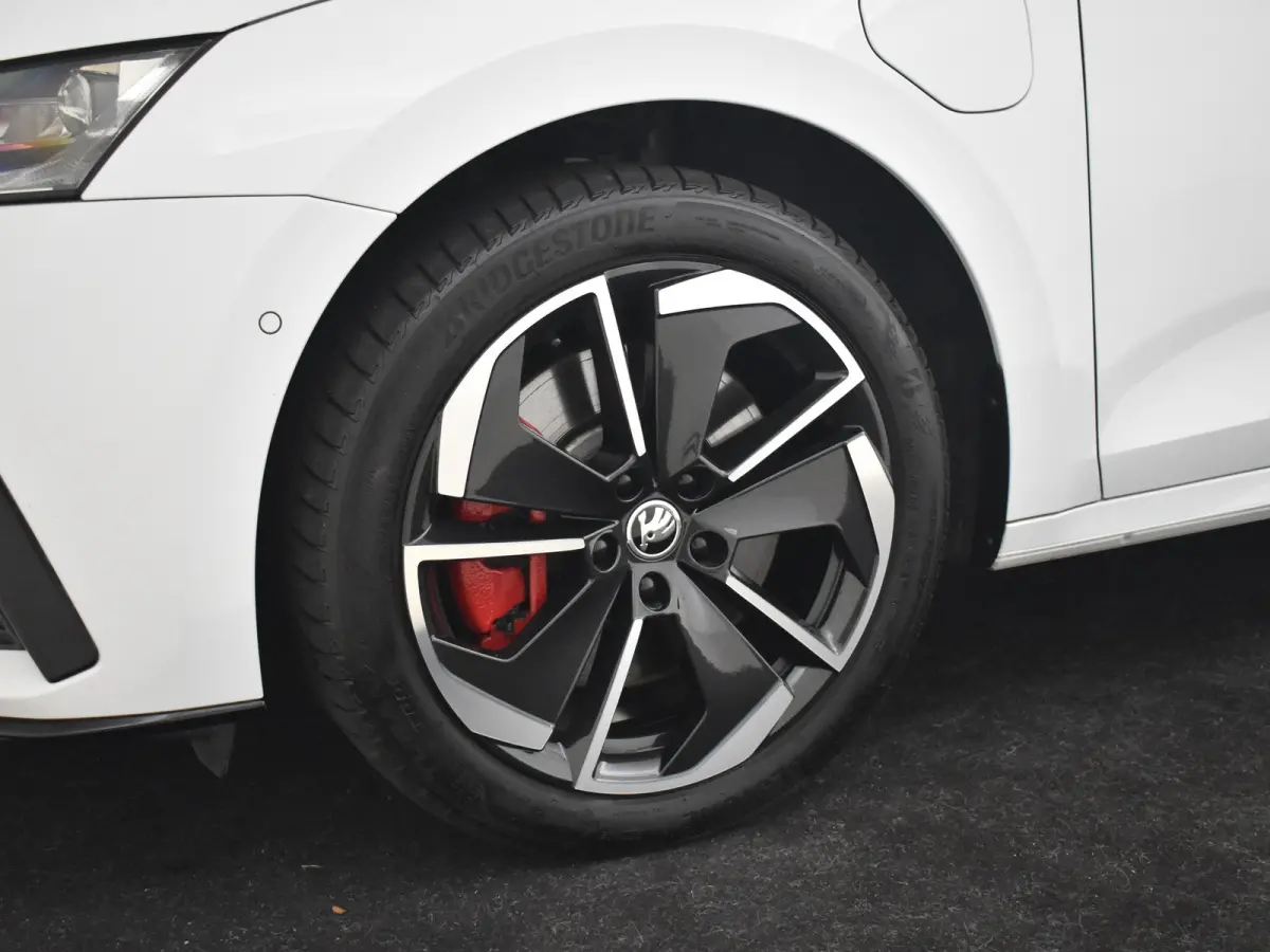 1.4 TSI RS iV PHEV Business 245PK DSG/AUTO | Elektr. Stoel incl MEmory l Head-up display | Camera | Stoel/stuurverwarming | App connect | Cruise control Adapt | Dodehoek detectie |  Keyless 