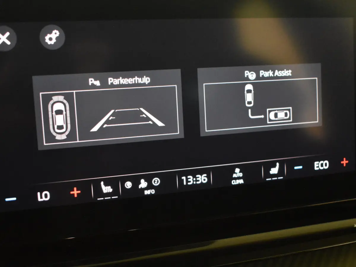 1.4 TSI RS iV PHEV Business 245PK DSG/AUTO | Elektr. Stoel incl MEmory l Head-up display | Camera | Stoel/stuurverwarming | App connect | Cruise control Adapt | Dodehoek detectie |  Keyless 