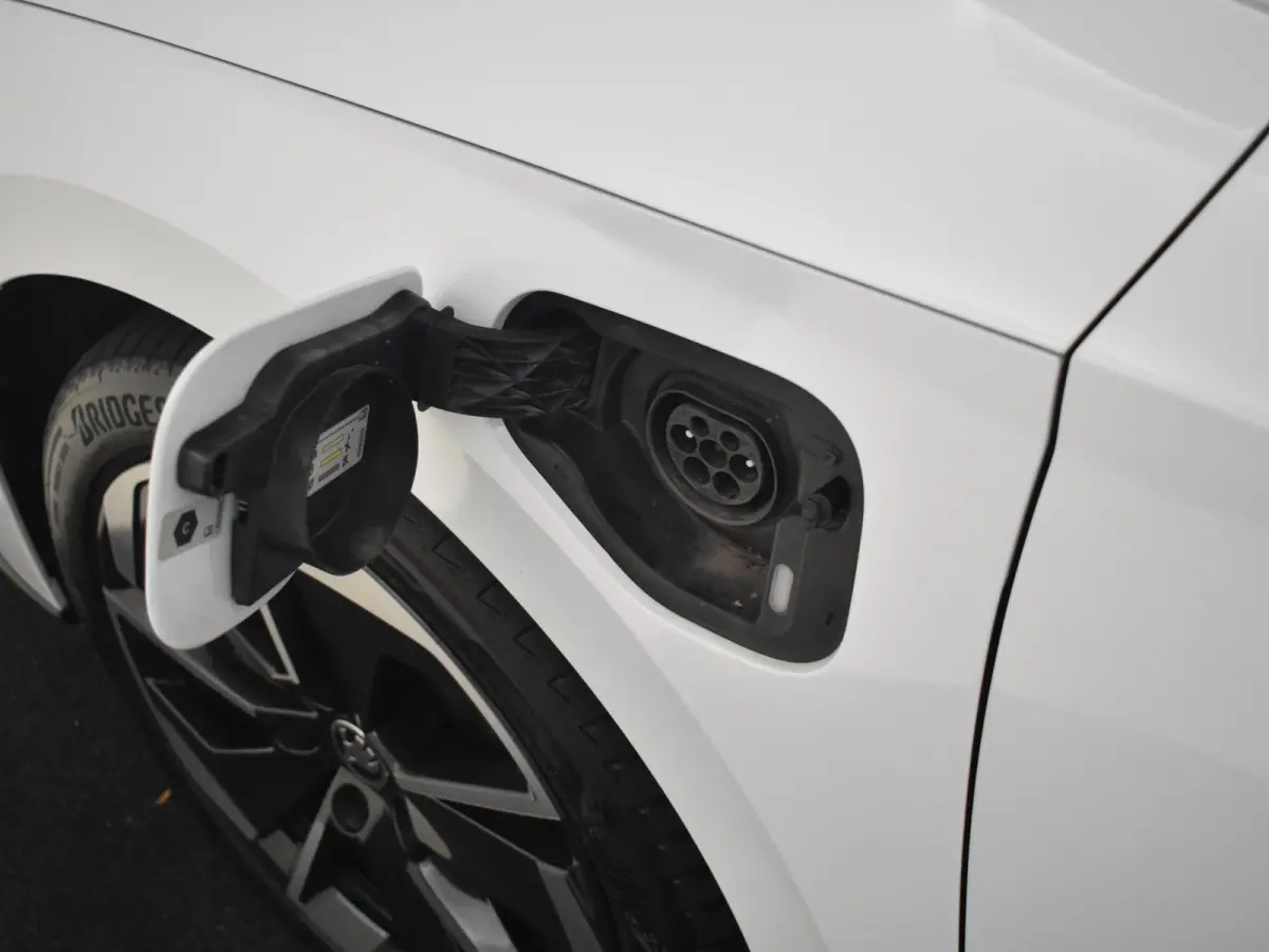1.4 TSI RS iV PHEV Business 245PK DSG/AUTO | Elektr. Stoel incl MEmory l Head-up display | Camera | Stoel/stuurverwarming | App connect | Cruise control Adapt | Dodehoek detectie |  Keyless 