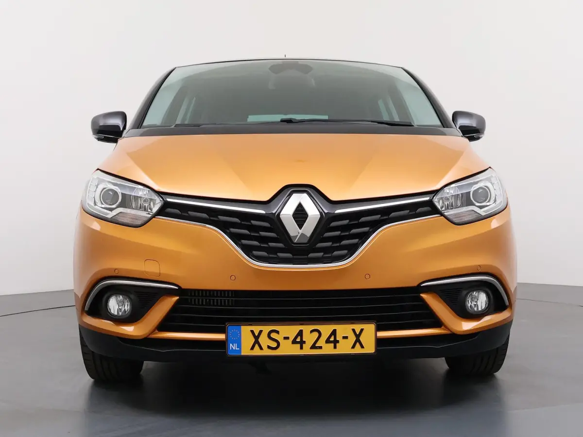 TCe 140 EDC GPF Intens | Automaat | Trekhaak | Achteruitrijcamera | Navigatie |