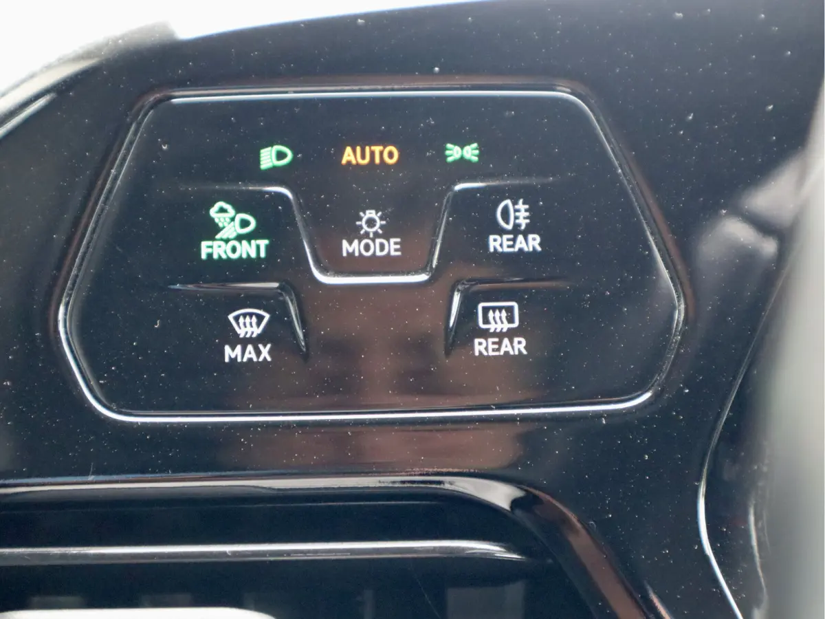 2.0 TDI 120PK DSG BLACK EDITION