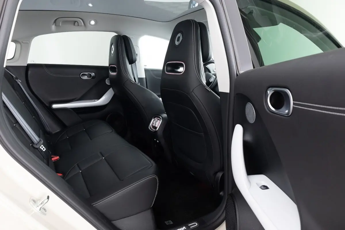 66kWh Premium | PANORAMA | BEATS | LEDER | *SOH 97,8% | Ceramic cream !