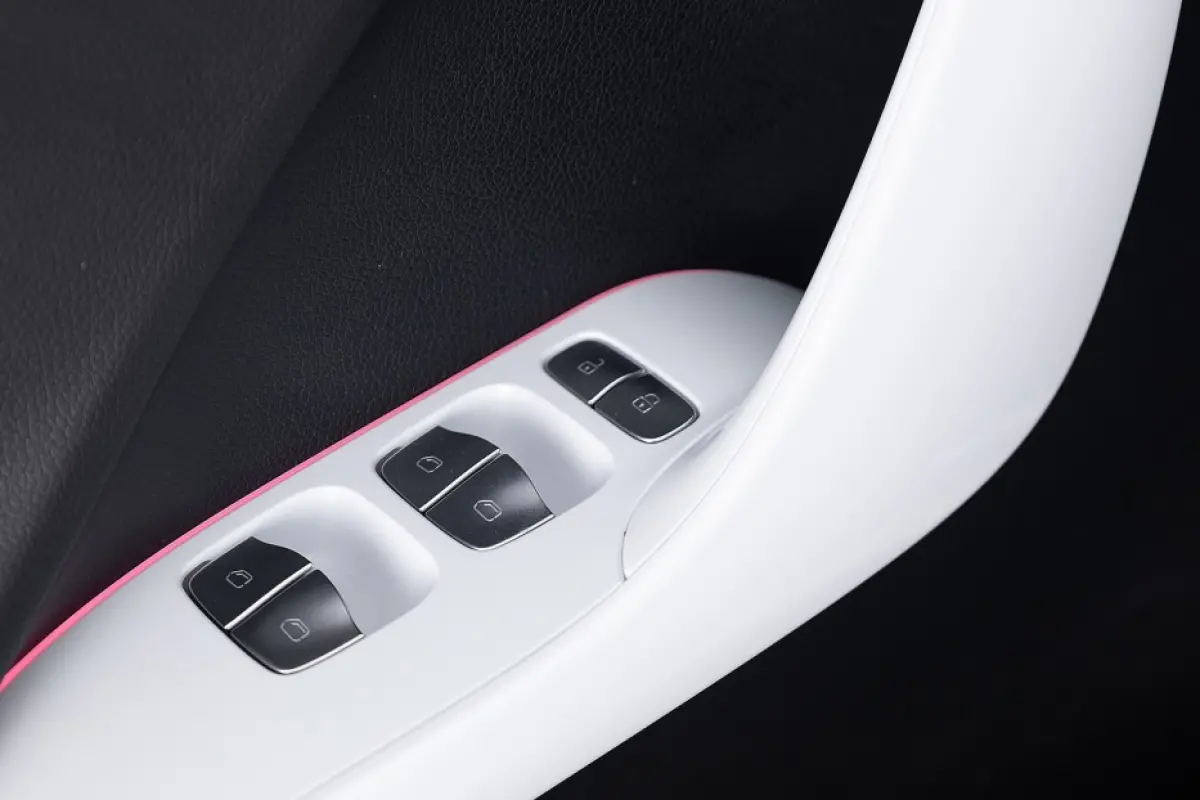 66kWh Premium | PANORAMA | BEATS | LEDER | *SOH 97,8% | Ceramic cream !