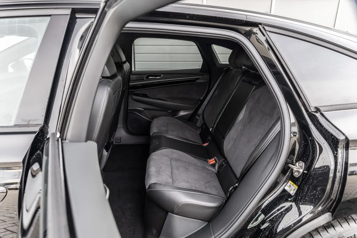 286pk Pro Limited Edition 77 kWh | Trekhaak Wegklapbaar | Elek Stoelen + Geheugen | Head-up