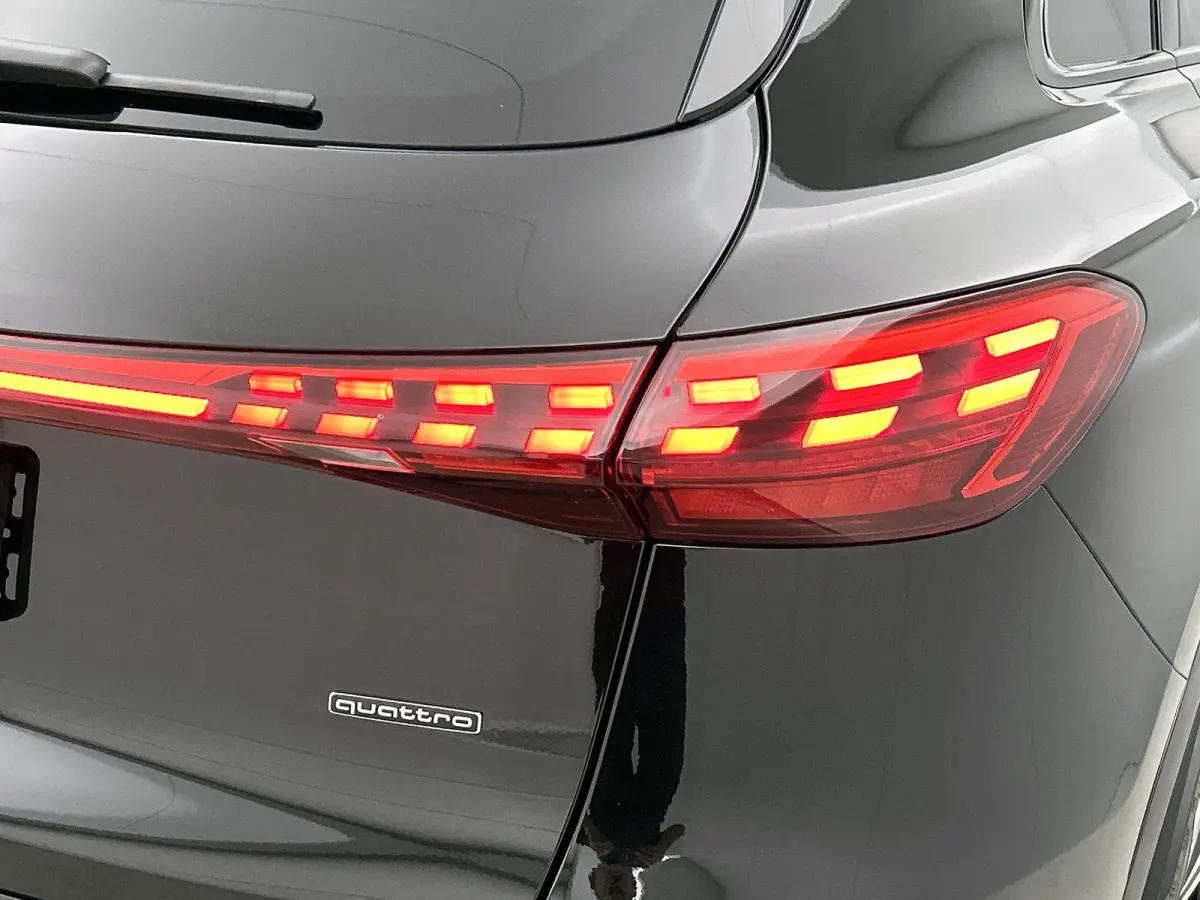 2.0 TFSI e-hybrid quattro S edition Competition 225 PK| Navigatie | Trekhaak | Panorama Glasdak | B&O | Stoelventilatie | 21"Lm Velgen | Airco