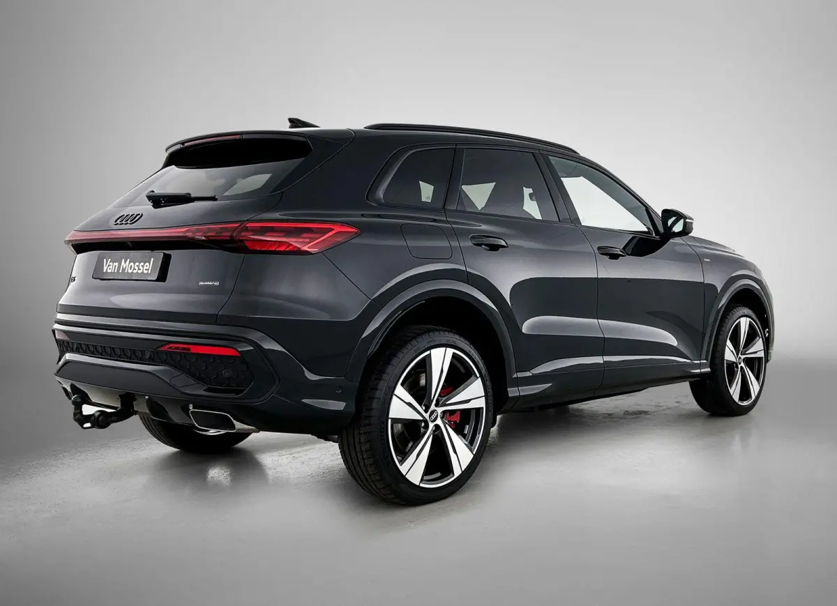 2.0 TFSI e-hybrid quattro S edition Competition 225 PK| Navigatie | Trekhaak | Panorama Glasdak | B&O | Stoelventilatie | 21"Lm Velgen | Airco
