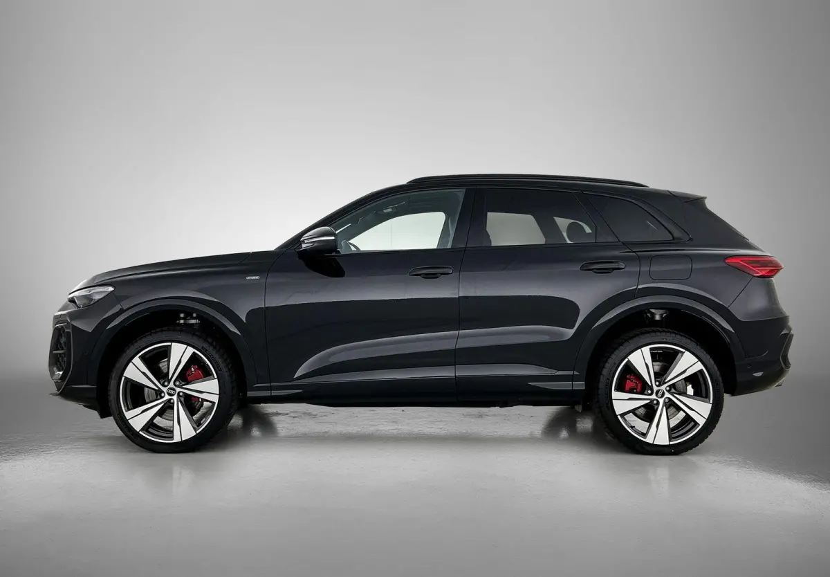 2.0 TFSI e-hybrid quattro S edition Competition 225 PK| Navigatie | Trekhaak | Panorama Glasdak | B&O | Stoelventilatie | 21"Lm Velgen | Airco
