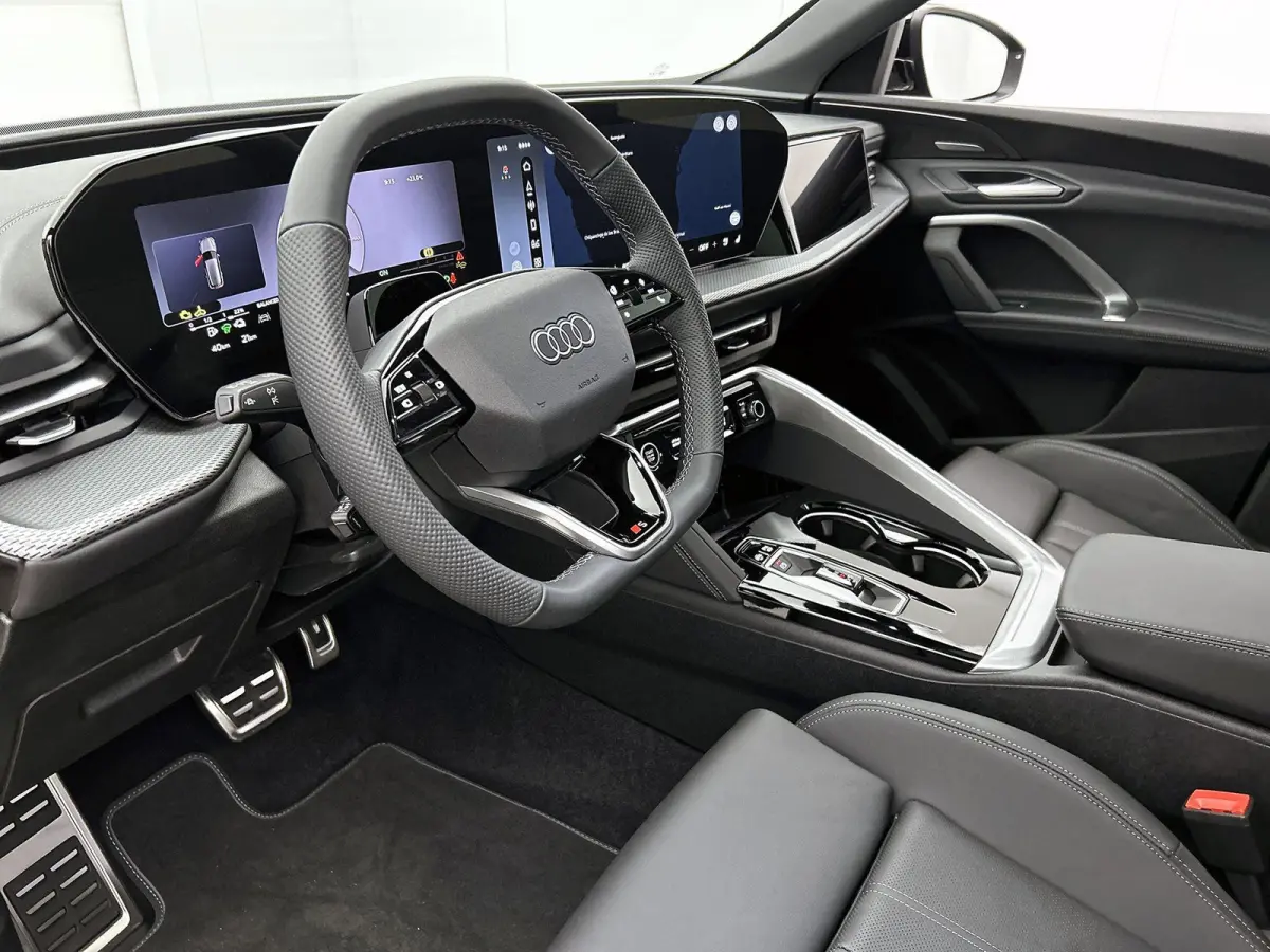 2.0 TFSI e-hybrid quattro S edition Competition 225 PK| Navigatie | Trekhaak | Panorama Glasdak | B&O | Stoelventilatie | 21"Lm Velgen | Airco