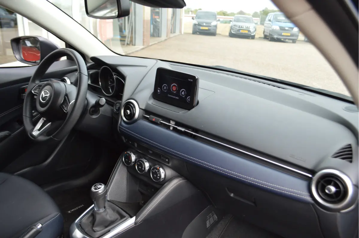 1.5 Skyactiv-G Luxury | Orig NL Auto | 1e eigenaar | Android/Apple Carpl. | Cruise C.