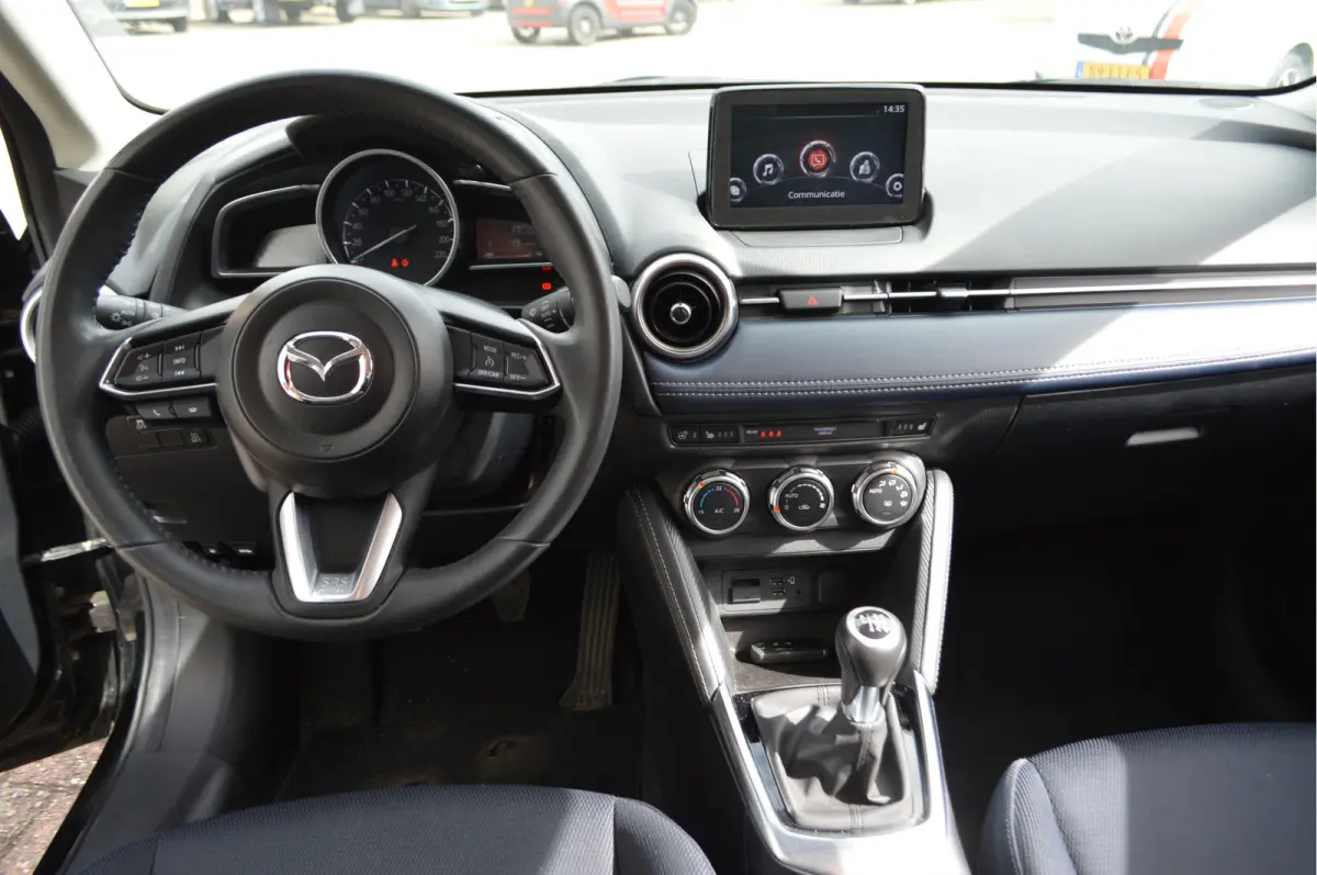 1.5 Skyactiv-G Luxury | Orig NL Auto | 1e eigenaar | Android/Apple Carpl. | Cruise C.