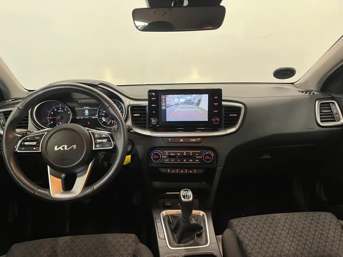 1.0 T-GDi DynamicLine Cruise control Climate control Camera Stoel + Stuur verwarming Apple Carplay/ Android Auto Navigatie