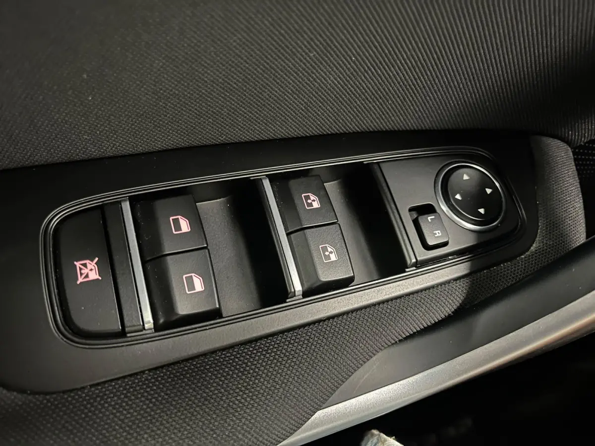 1.0 T-GDi DynamicLine Cruise control Climate control Camera Stoel + Stuur verwarming Apple Carplay/ Android Auto Navigatie