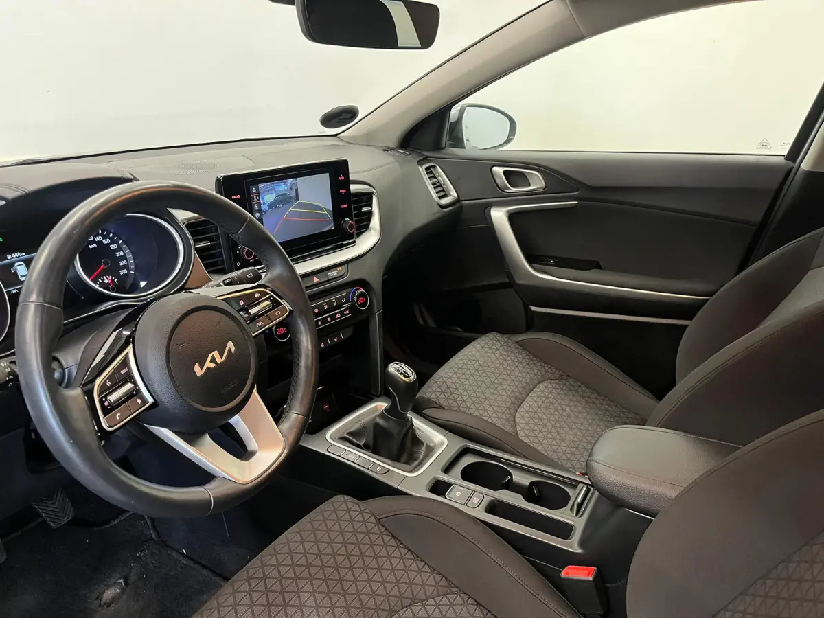 1.0 T-GDi DynamicLine Cruise control Climate control Camera Stoel + Stuur verwarming Apple Carplay/ Android Auto Navigatie