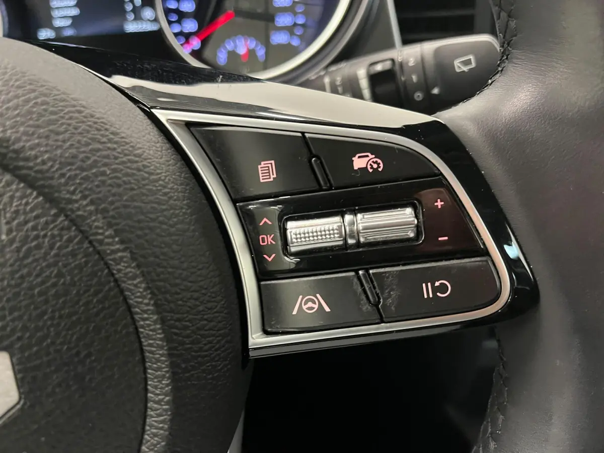 1.0 T-GDi DynamicLine Cruise control Climate control Camera Stoel + Stuur verwarming Apple Carplay/ Android Auto Navigatie