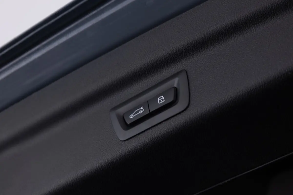 218 218i M-Sport Automaat | LEDER | FULL LED | Carplay| ✅ 1e Eigenaar