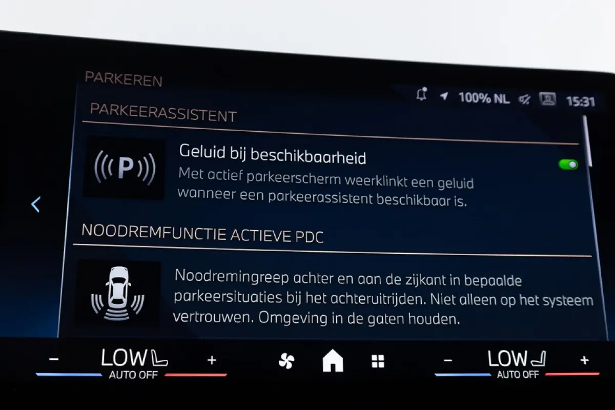 218 218i M-Sport Automaat | LEDER | FULL LED | Carplay| ✅ 1e Eigenaar