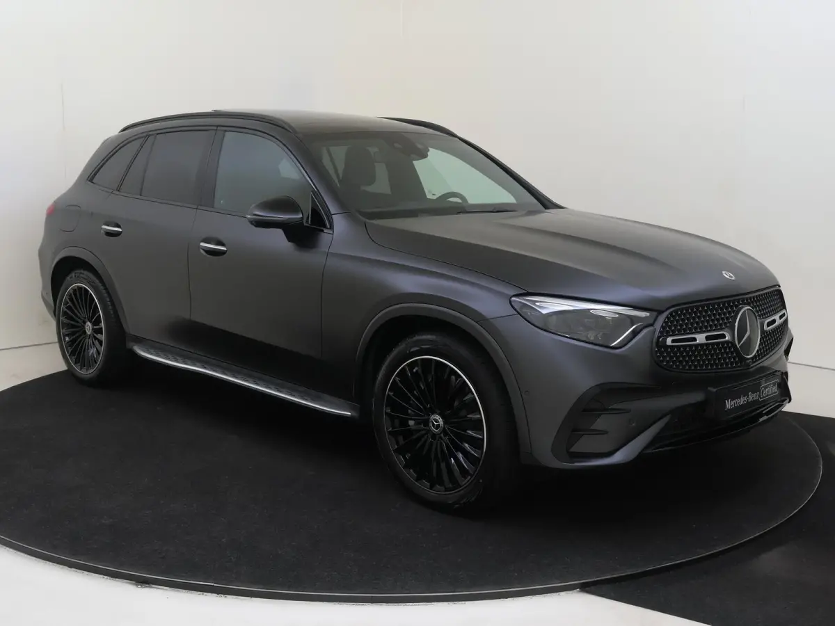 4MATIC AMG Line / Premium Plus/ AIRMATIC/ Night/ Achterasbesturing/ Rijassistentiepakket/ 20 inch/ El. Trekhaak/ MANUFAKTUR Grafietgrijs Magno