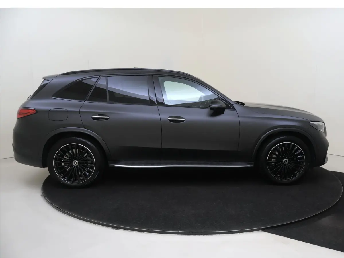 4MATIC AMG Line / Premium Plus/ AIRMATIC/ Night/ Achterasbesturing/ Rijassistentiepakket/ 20 inch/ El. Trekhaak/ MANUFAKTUR Grafietgrijs Magno