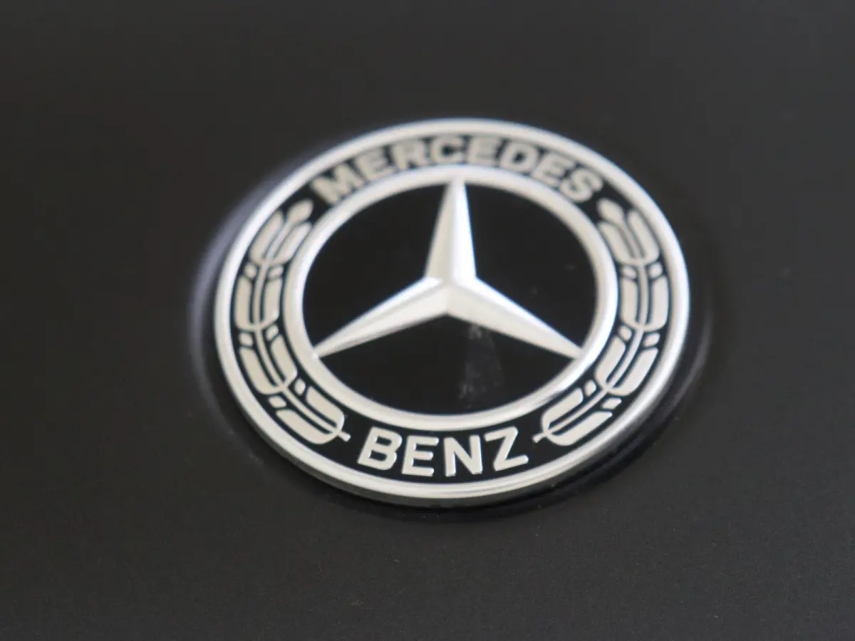 4MATIC AMG Line / Premium Plus/ AIRMATIC/ Night/ Achterasbesturing/ Rijassistentiepakket/ 20 inch/ El. Trekhaak/ MANUFAKTUR Grafietgrijs Magno