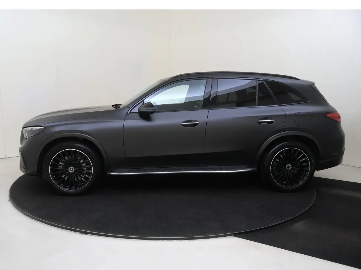 4MATIC AMG Line / Premium Plus/ AIRMATIC/ Night/ Achterasbesturing/ Rijassistentiepakket/ 20 inch/ El. Trekhaak/ MANUFAKTUR Grafietgrijs Magno