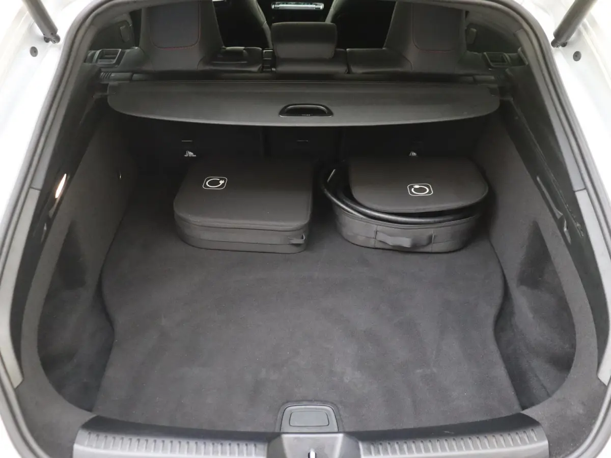250 e AMG Line / Panoramadak/ Night/ Sfeerverlichting/ DC Lader