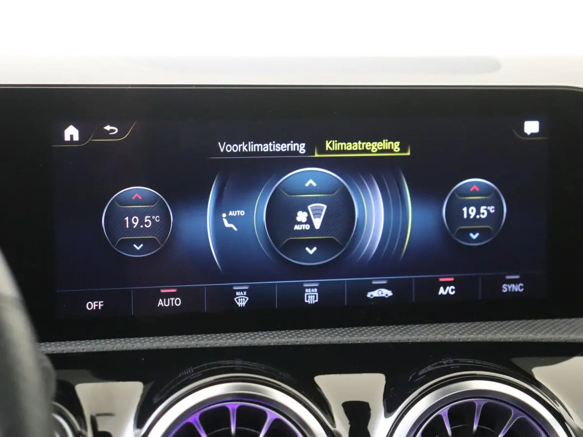 250 e AMG Line / Panoramadak/ Night/ Sfeerverlichting/ DC Lader