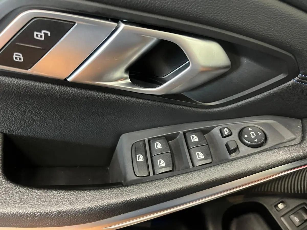 330e High Executive M-Sport SoH 87% Surround View Camera Adaptieve Cruise Control M Sportremsysteem Parkeersensoren Stuur + stoel verwarming Navigatie Led Keyless Apple Carplay/ Android Auto