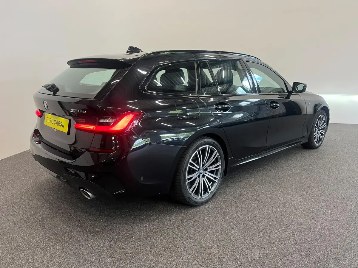 330e High Executive M-Sport SoH 87% Surround View Camera Adaptieve Cruise Control M Sportremsysteem Parkeersensoren Stuur + stoel verwarming Navigatie Led Keyless Apple Carplay/ Android Auto