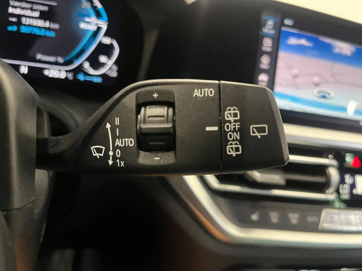 330e High Executive M-Sport SoH 87% Surround View Camera Adaptieve Cruise Control M Sportremsysteem Parkeersensoren Stuur + stoel verwarming Navigatie Led Keyless Apple Carplay/ Android Auto