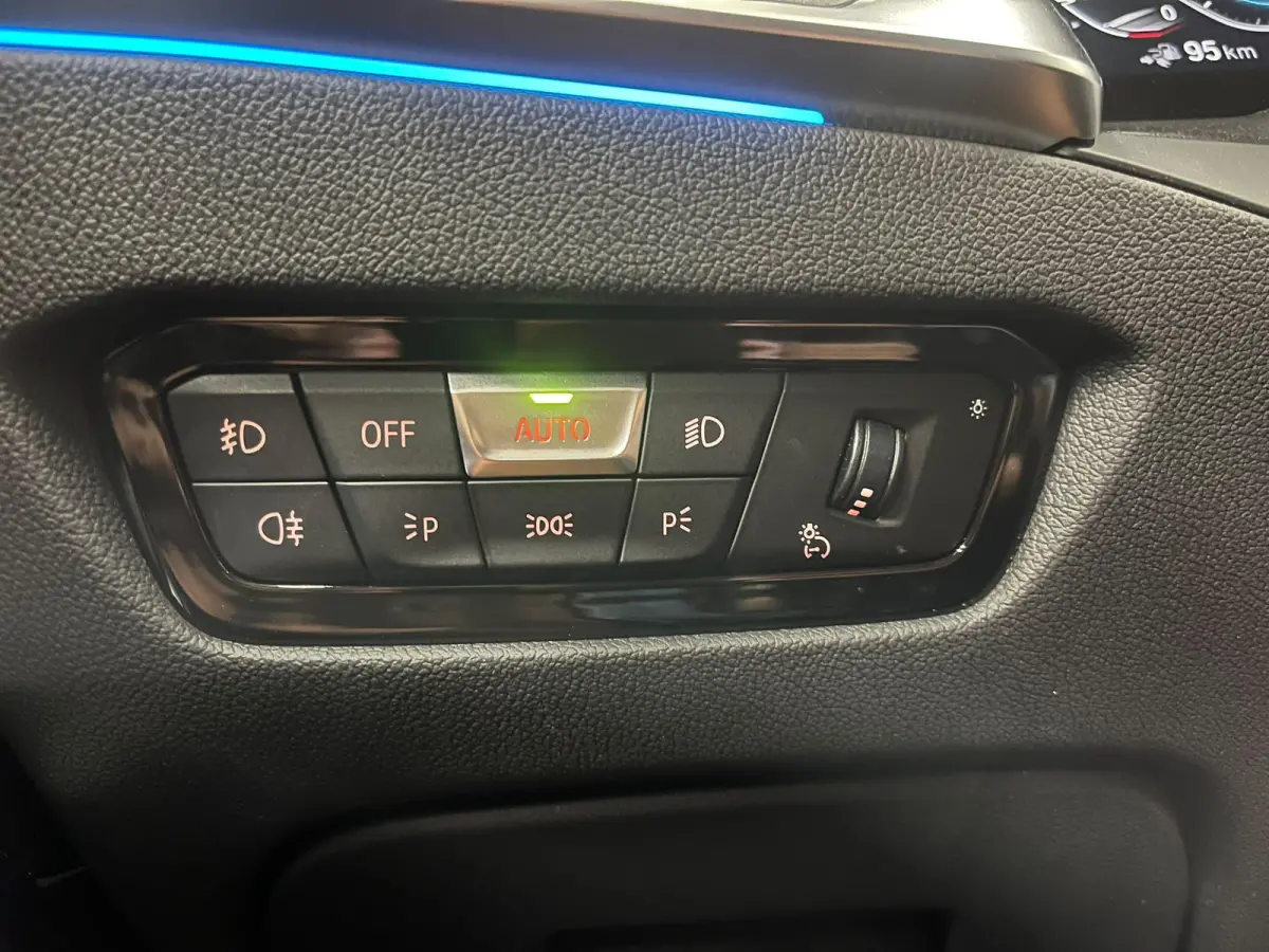 330e High Executive M-Sport SoH 87% Surround View Camera Adaptieve Cruise Control M Sportremsysteem Parkeersensoren Stuur + stoel verwarming Navigatie Led Keyless Apple Carplay/ Android Auto