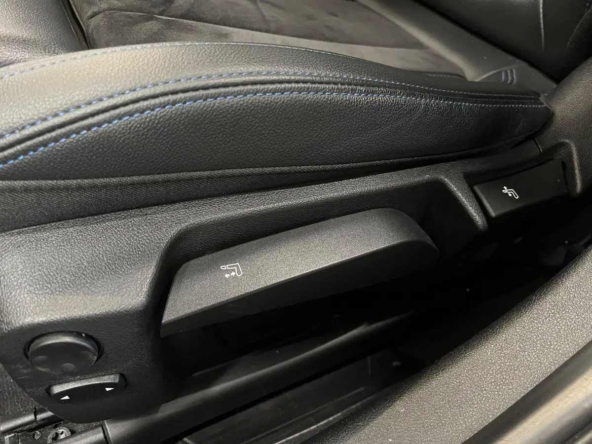 330e High Executive M-Sport SoH 87% Surround View Camera Adaptieve Cruise Control M Sportremsysteem Parkeersensoren Stuur + stoel verwarming Navigatie Led Keyless Apple Carplay/ Android Auto