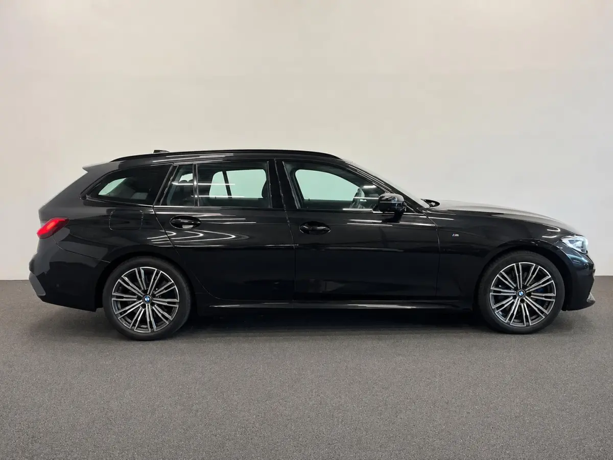 330e High Executive M-Sport SoH 87% Surround View Camera Adaptieve Cruise Control M Sportremsysteem Parkeersensoren Stuur + stoel verwarming Navigatie Led Keyless Apple Carplay/ Android Auto