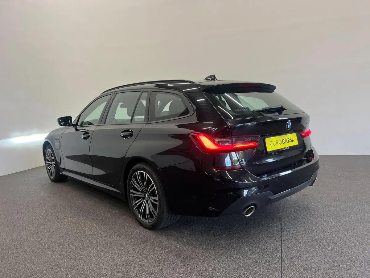 330e High Executive M-Sport SoH 87% Surround View Camera Adaptieve Cruise Control M Sportremsysteem Parkeersensoren Stuur + stoel verwarming Navigatie Led Keyless Apple Carplay/ Android Auto