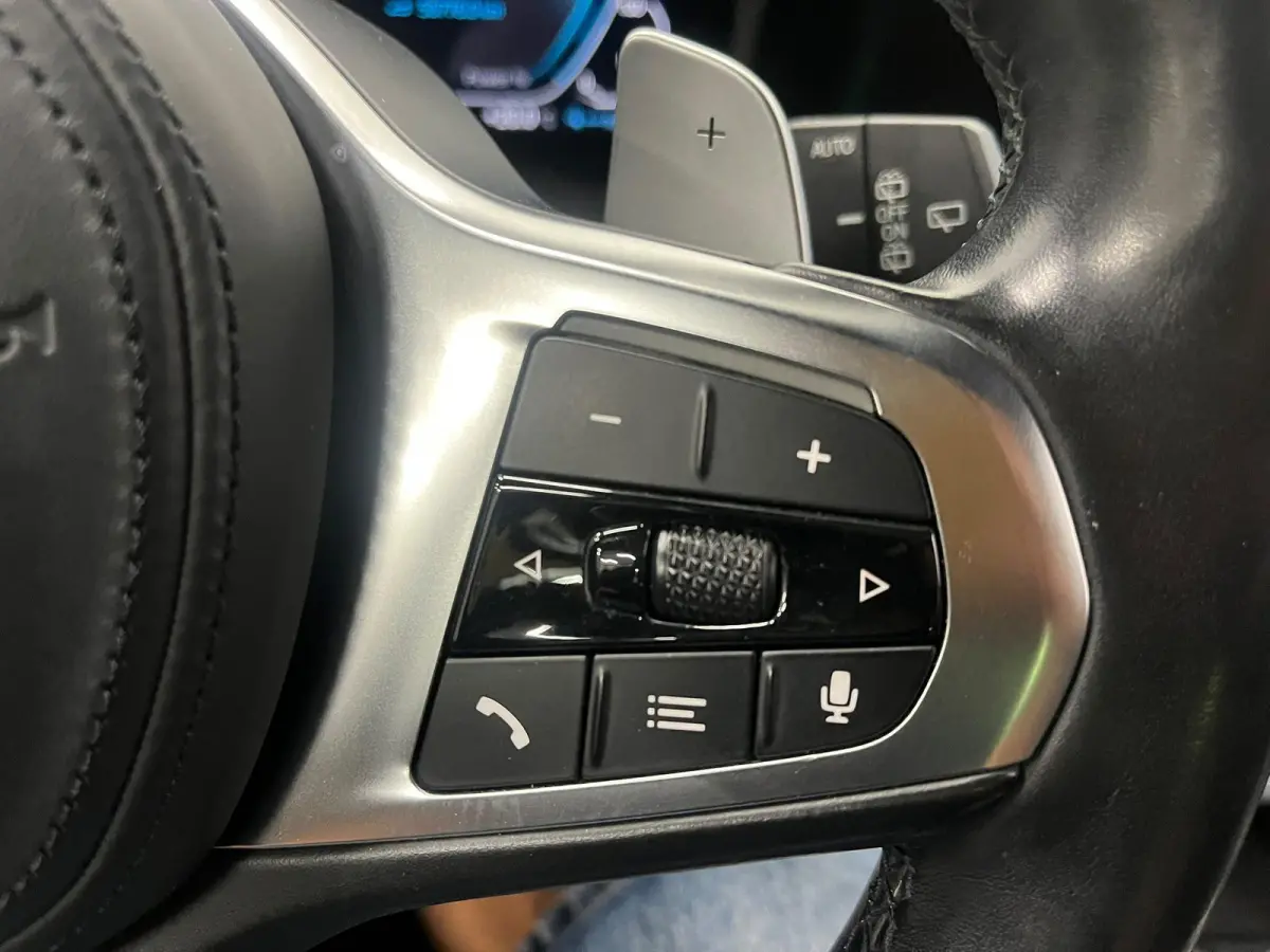 330e High Executive M-Sport SoH 87% Surround View Camera Adaptieve Cruise Control M Sportremsysteem Parkeersensoren Stuur + stoel verwarming Navigatie Led Keyless Apple Carplay/ Android Auto