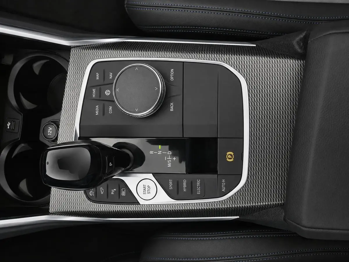 330e High Executive M-Sport SoH 87% Surround View Camera Adaptieve Cruise Control M Sportremsysteem Parkeersensoren Stuur + stoel verwarming Navigatie Led Keyless Apple Carplay/ Android Auto