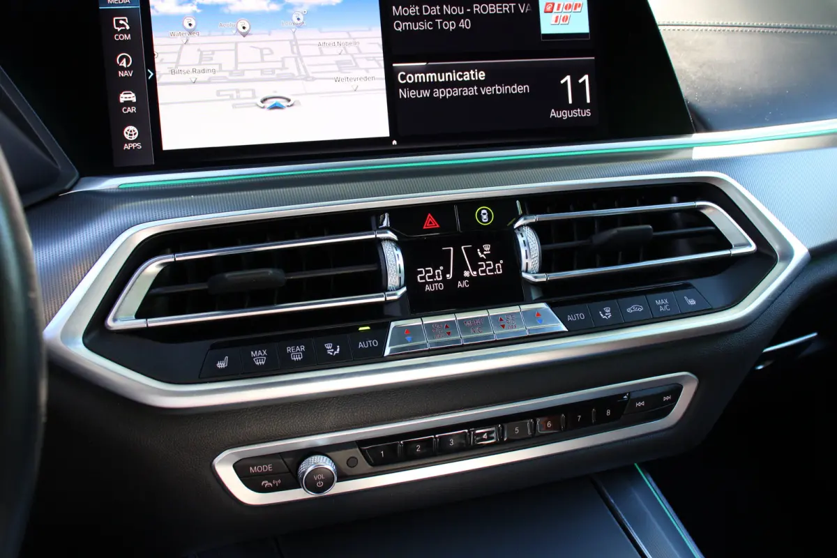 xDrive45e High Executive | NL-AUTO! | M-SPORT | 360° CAMERA ELEKTR TREKHAAK | LUCHTVERING | ADAPTIVE CRUISE | DODE HOEK | HARMEN KARDON | LANE ASSIST | ELEKTR. STOEL INCL GEHEUGEN