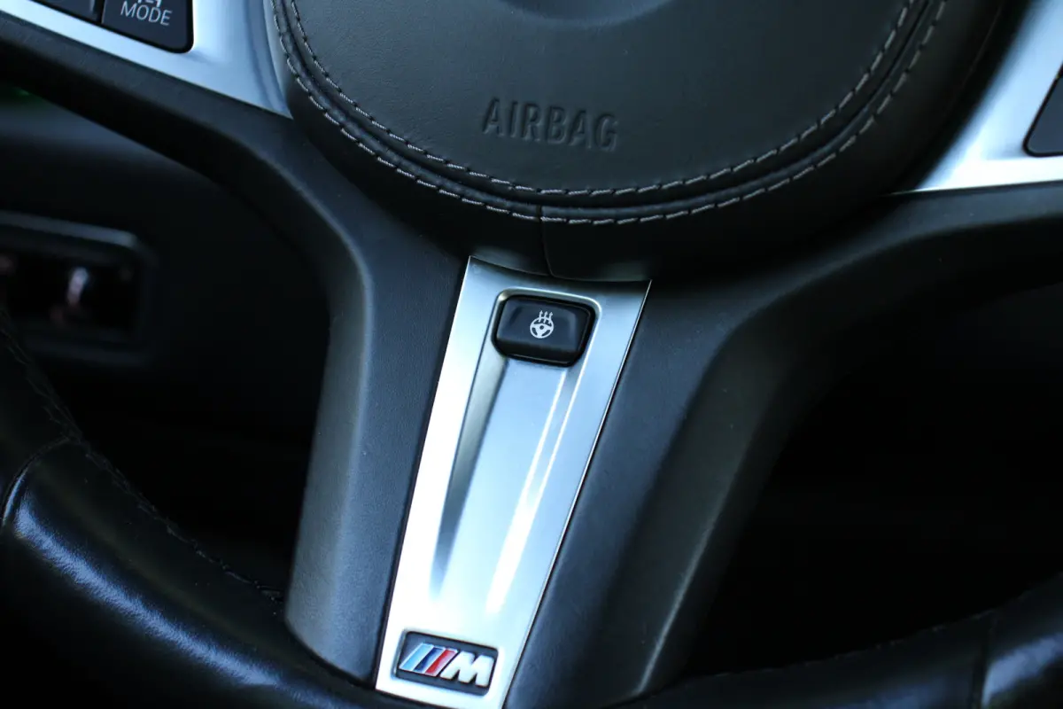 xDrive45e High Executive | NL-AUTO! | M-SPORT | 360° CAMERA ELEKTR TREKHAAK | LUCHTVERING | ADAPTIVE CRUISE | DODE HOEK | HARMEN KARDON | LANE ASSIST | ELEKTR. STOEL INCL GEHEUGEN